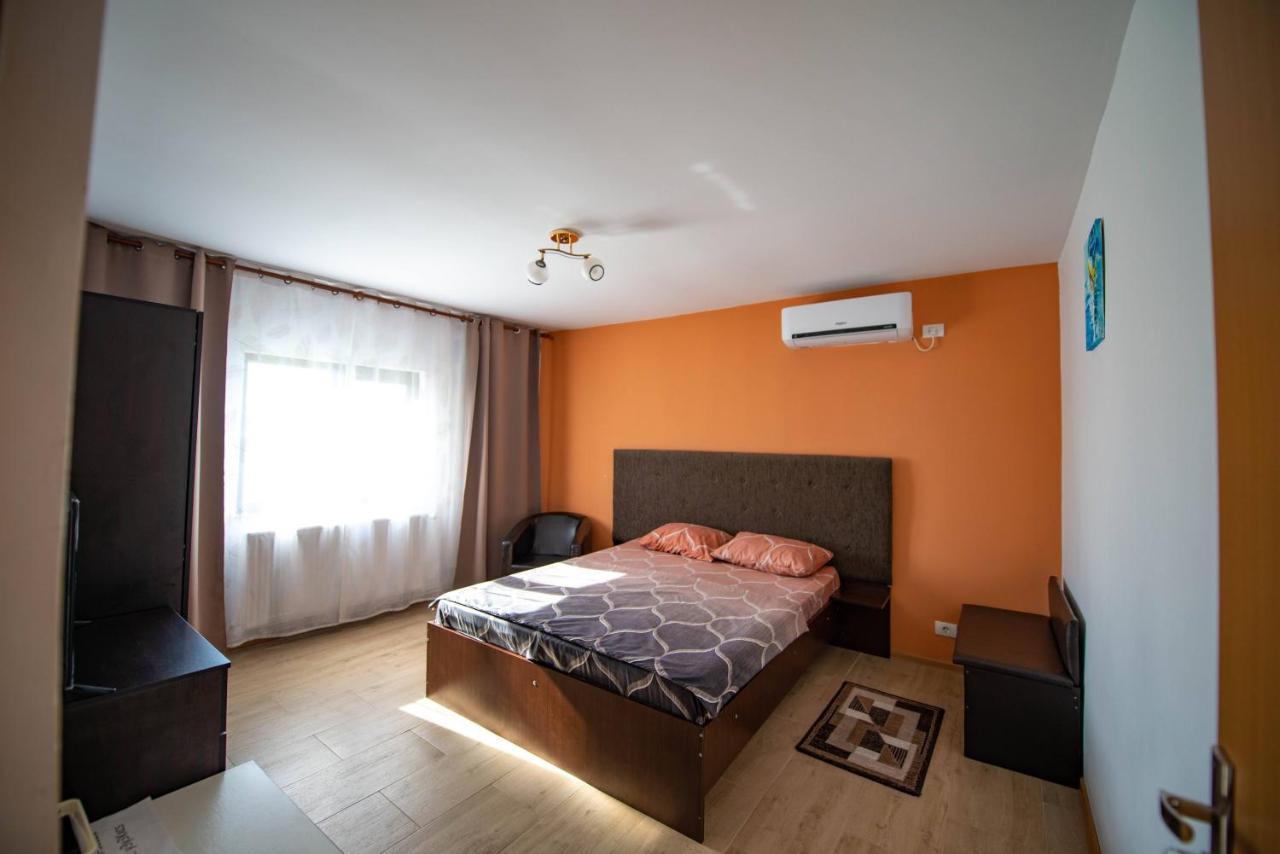 Casa Dumitrescu Hotel Navodari Bagian luar foto
