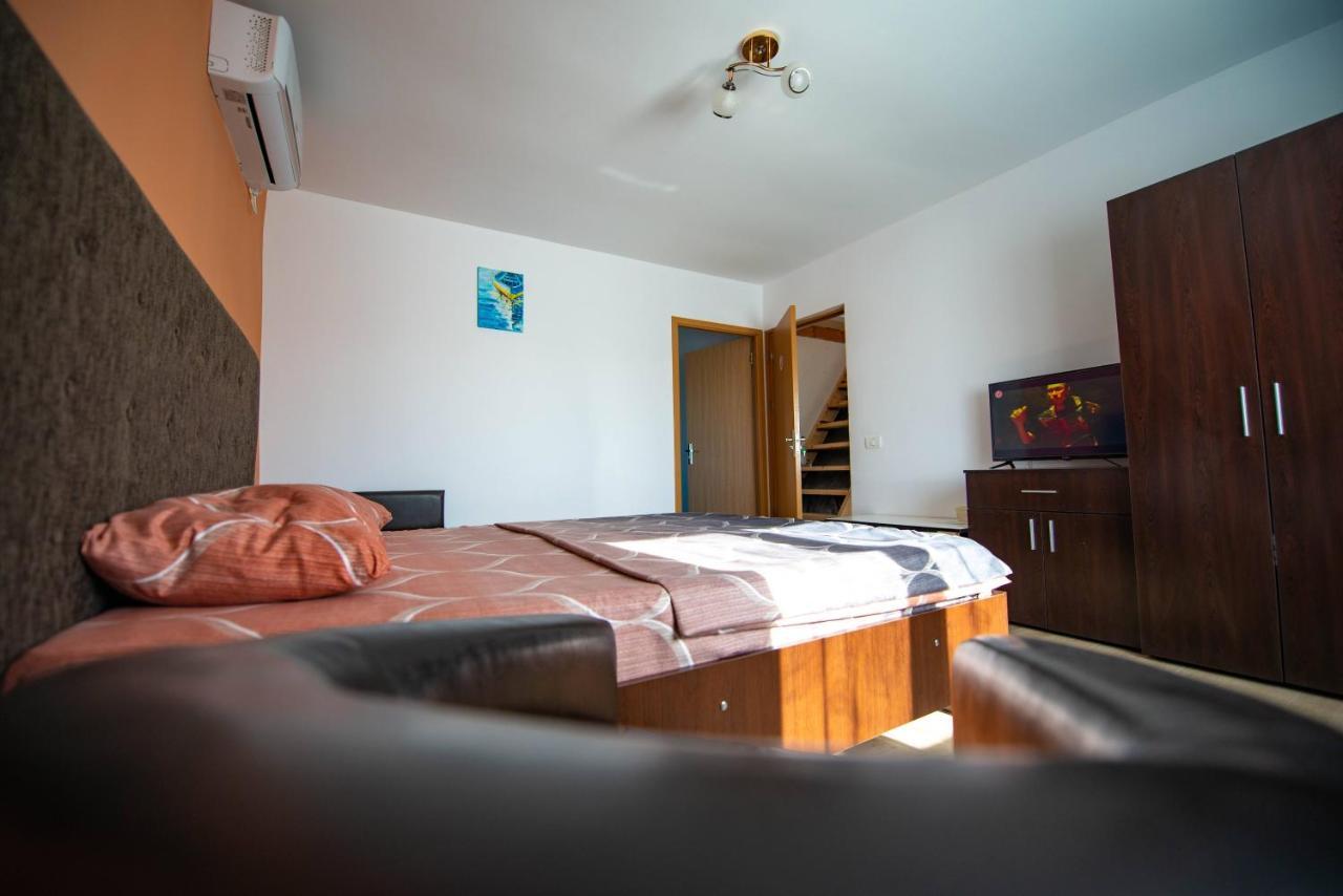 Casa Dumitrescu Hotel Navodari Bagian luar foto